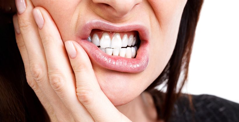 आखिरकार राहत पाए: दांत दर्द को प्राकृतिक रूप से ठीक करें।